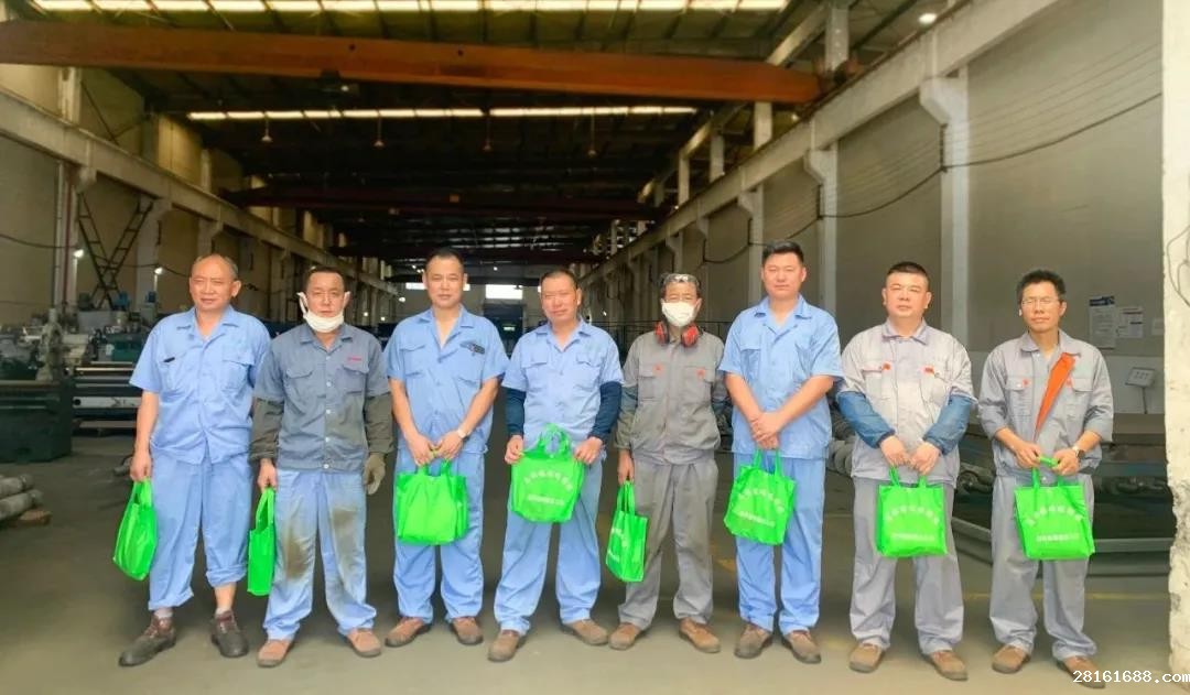 环境虽艰，梦想可贵 | 18luck新利官网登陆工厂送清凉活动